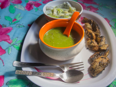 Breakfast: Spinach-lentil soup,Smoked brinjal,Kiwi-dragon fruit custard